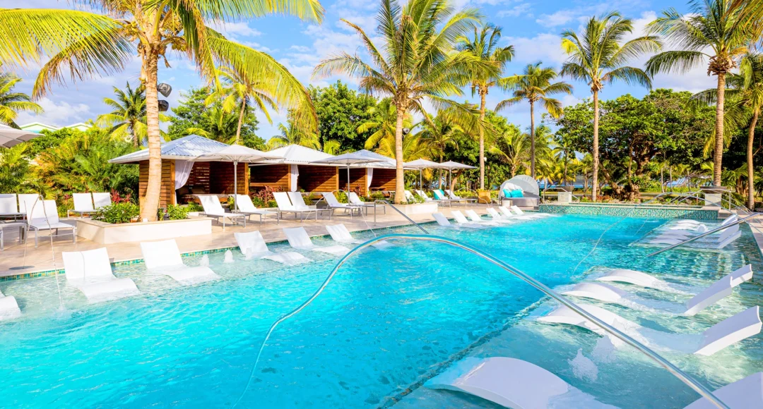 18807_Serenity_Offers_Images_Holidays